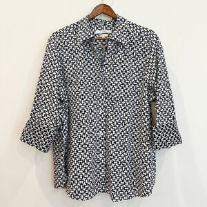Foxcroft Button Up Top Womens XXL Black White Geometric Flip Cuff Easy Care